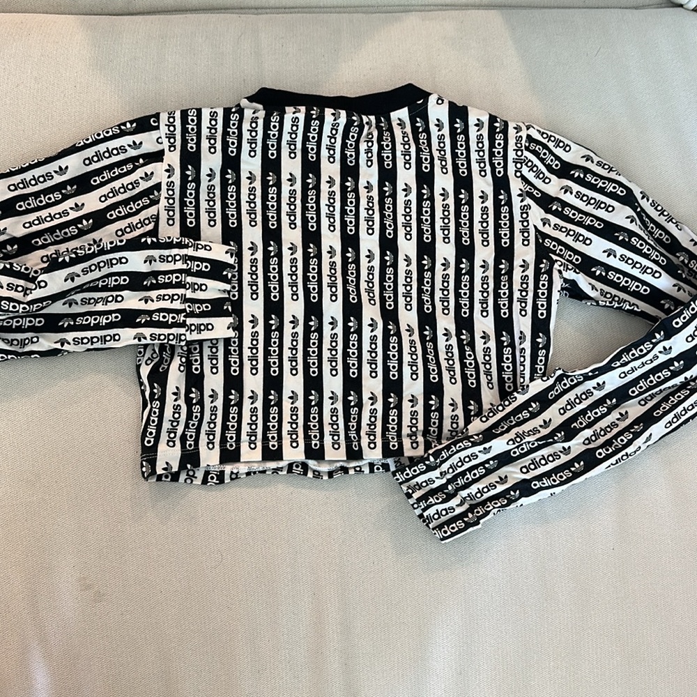 Adidas Monochrome Logo Crop Sweatshirt - Picture 4 of 5